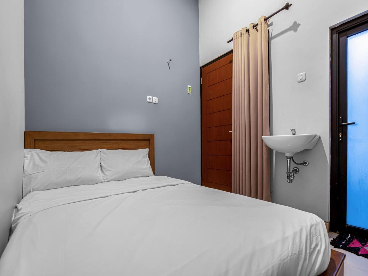 Hotel Casa Ts 16 Malang Exterior foto