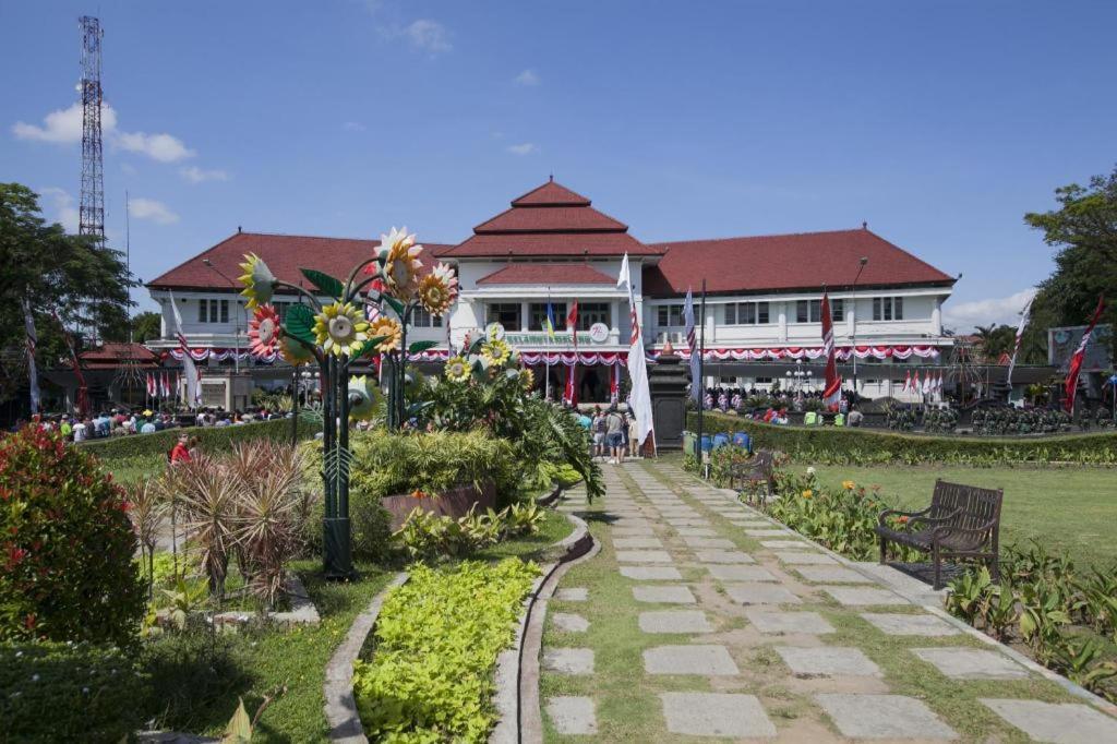 Hotel Casa Ts 16 Malang Exterior foto